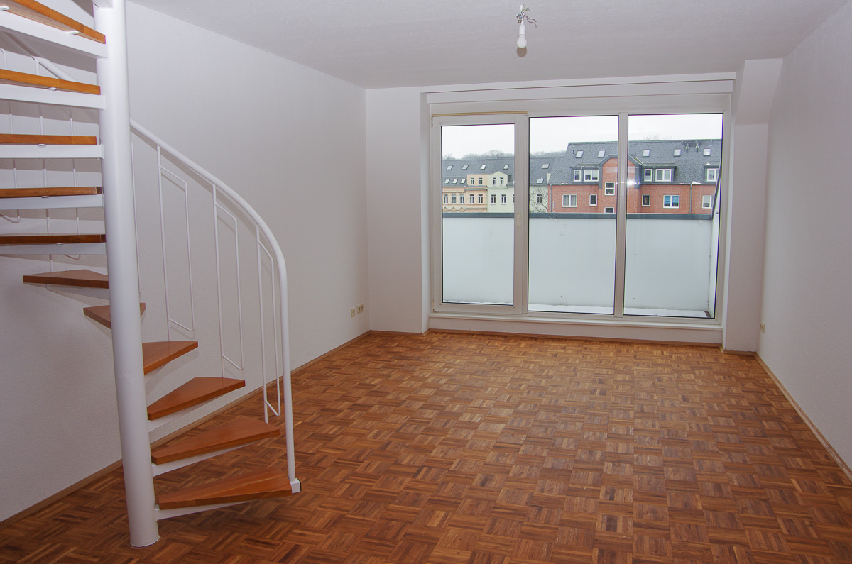 Wohnzimmer und Balkon