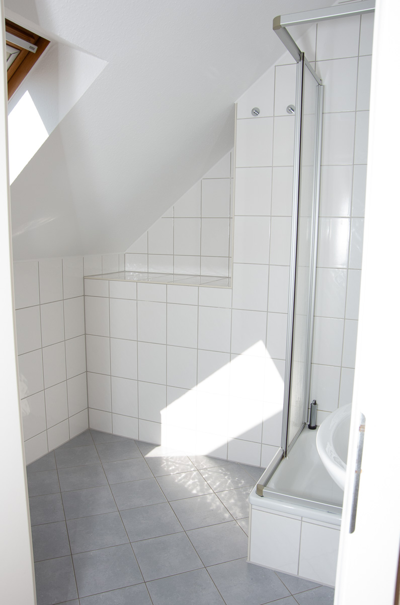 Bad 2 mit Dusche und WC