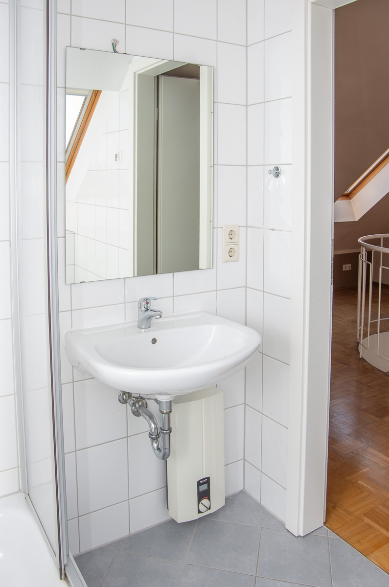 Bad 2 mit Dusche und WC